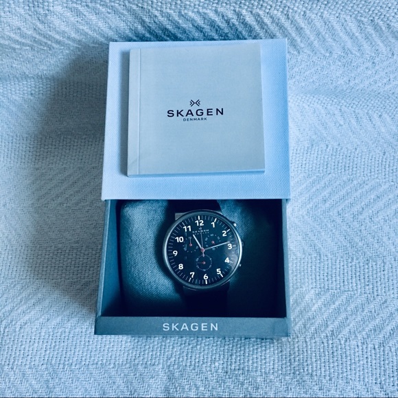 Skagen SKW6100 men’s black leather band watch. - Picture 2 of 7